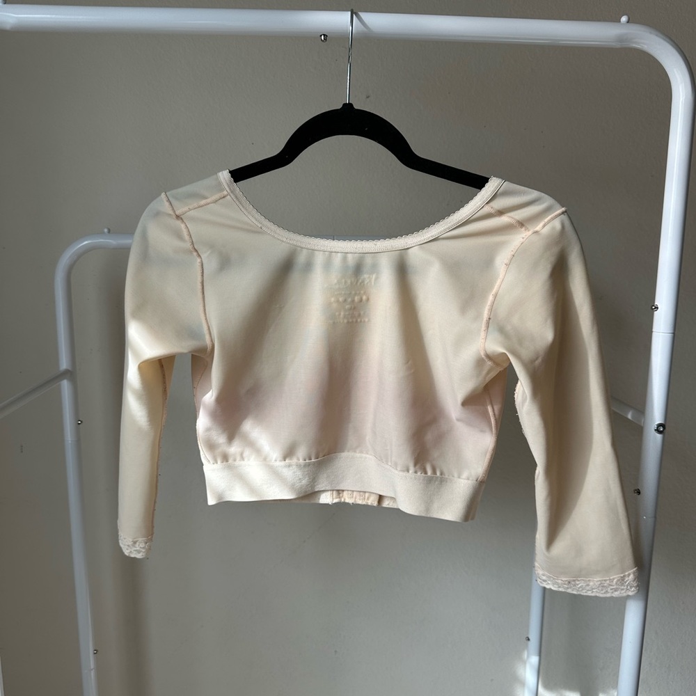 Post-Op Surgical Compression 3/4 Sleeve Bra Vest - Picture 2 of 3